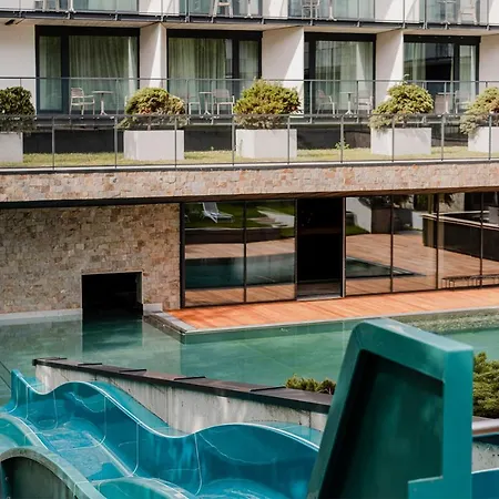 Apartment Vacationclub - Kapitanska 8 *